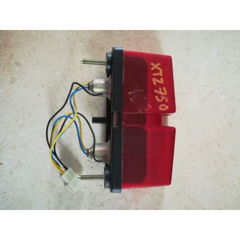 feu arriere référence YAMAHA 3LD-84710-1000