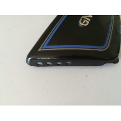 CARTER LATERAL GAUCHE NOIR AVEC LOGO POUR SUZUKI 125 GN