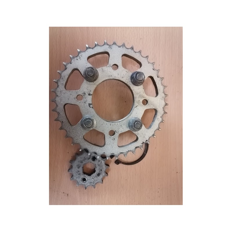 PIGNON DE SORTIE DE BOITE ET COURONNE ARRIERE POUR HONDA 125 TWIN