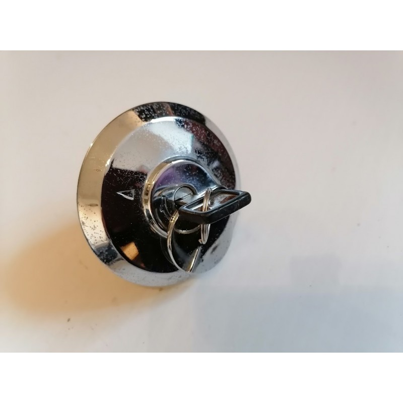 BOUCHON DE RESERVOIR CHROME AVEC SA CLEF POUR HONDA 125 CM