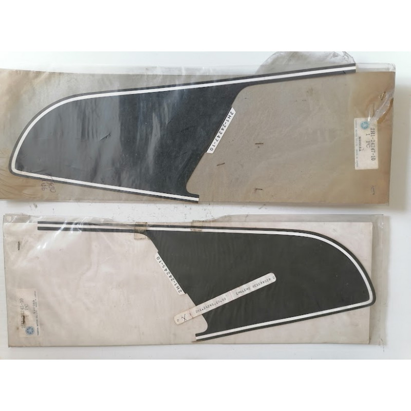 LOT DE 2 AUTOCOLLANTS EMBLEME RESERVOIR REFERENCE YAMAHA 2H1-24147-10 / 24145-10