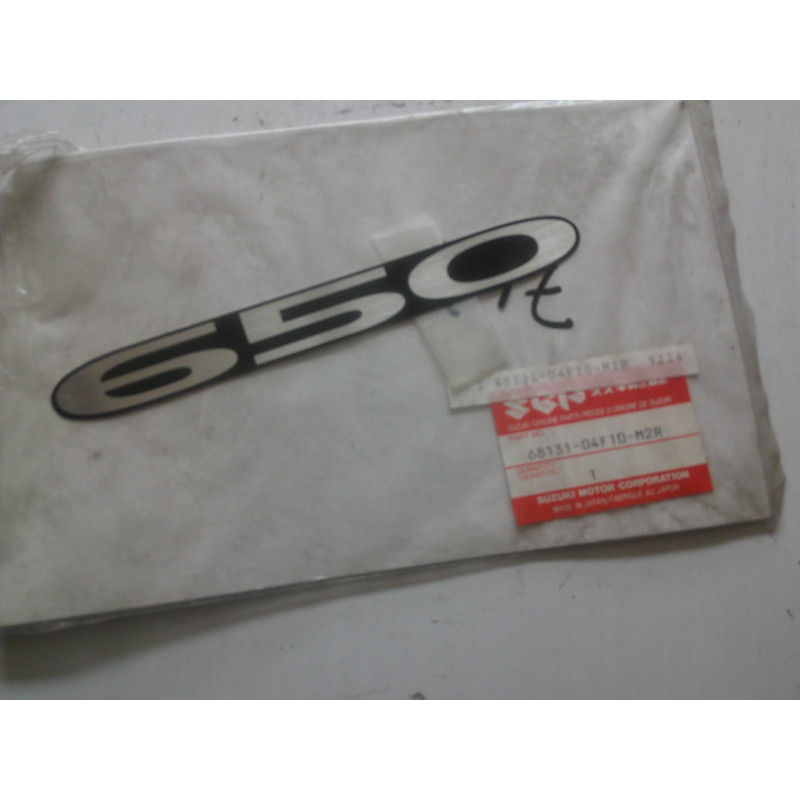 AUTOCOLLANT / STICKER POUR 650 SUZUKI D ORIGINE REFERENCE SUZUKI 63131-04F10-M2R