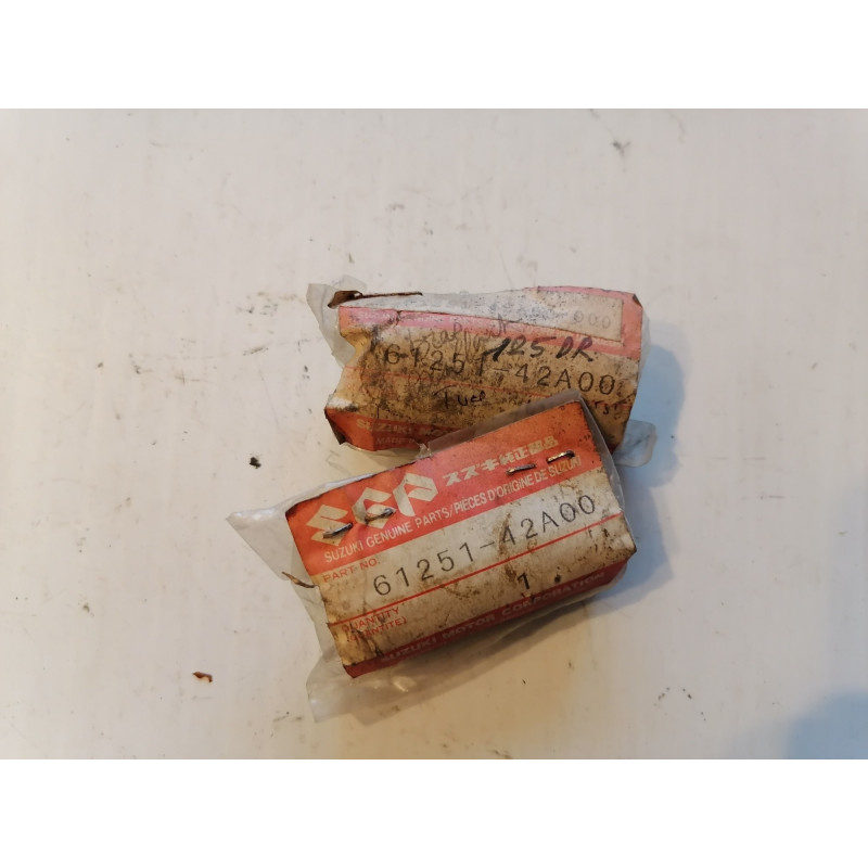 LOT DE 2 BAGUES D ORIGINE POUR 125 DR REFERENCE SUZUKI 61251-42A00