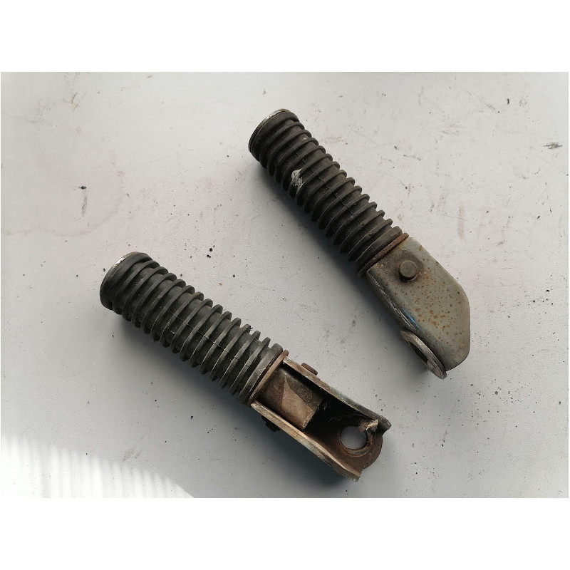 LOT DE 2 REPOSE PIEDS PASSAGER D ORIGINE POUR HONDA 125 CM