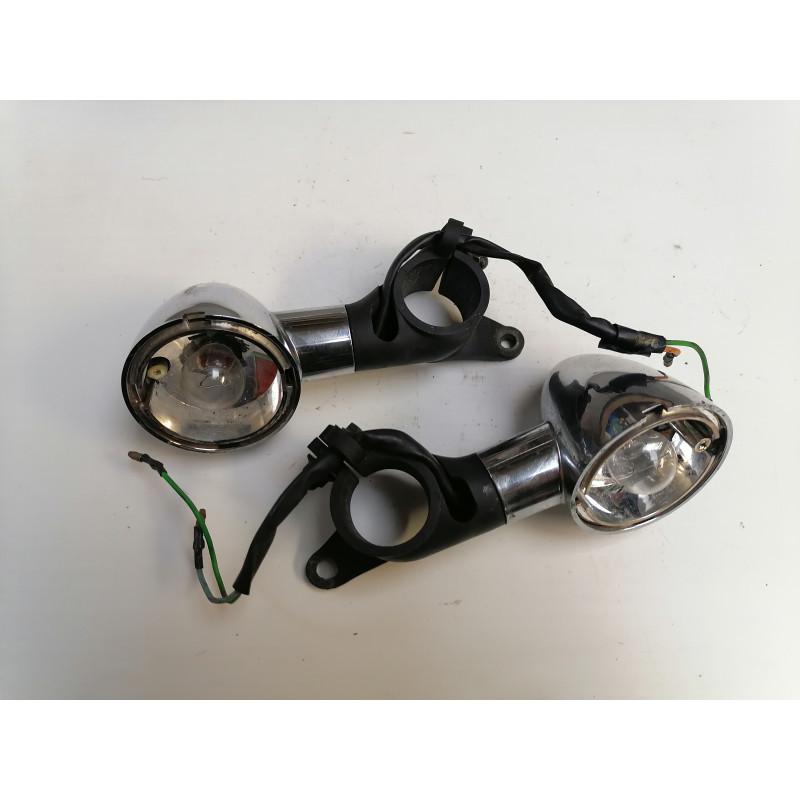 LOT DE 2 CLIGNOTANTS AVEC SUPPORT D ORIGINE POUR HONDA 125 REBEL