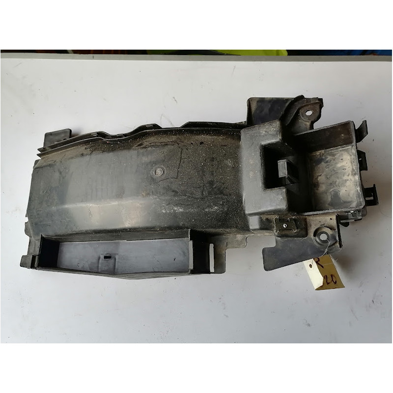 GARDE BOUE ARRIERE / PASSAGE DE ROUE D ORIGINE  POUR HONDA 125 NSR JC 20