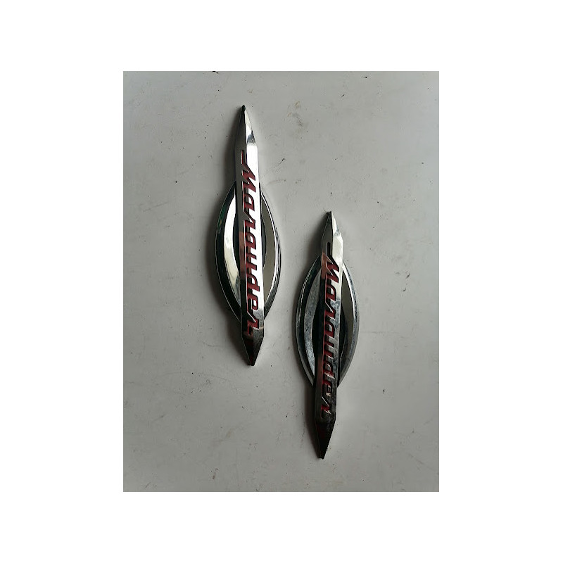2 EMBLEMES DE RESERVOIR D ORIGINE POUR SUZUKI 125 MARAUDER