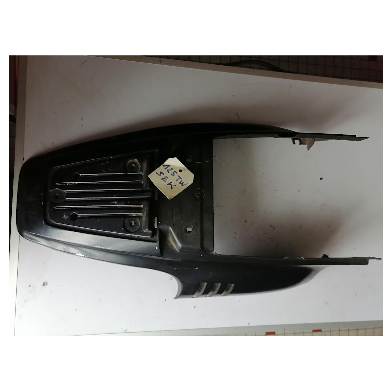 DOSSERET ARRIERE / CACHE COQUE ARRIERE POUR 125 TW
