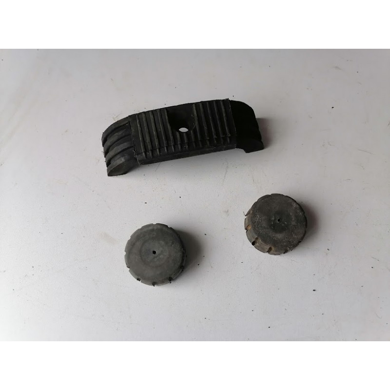 LOT SILENT BLOC DE RESERVOIR  POUR YAMAHA 125 SR 10 F