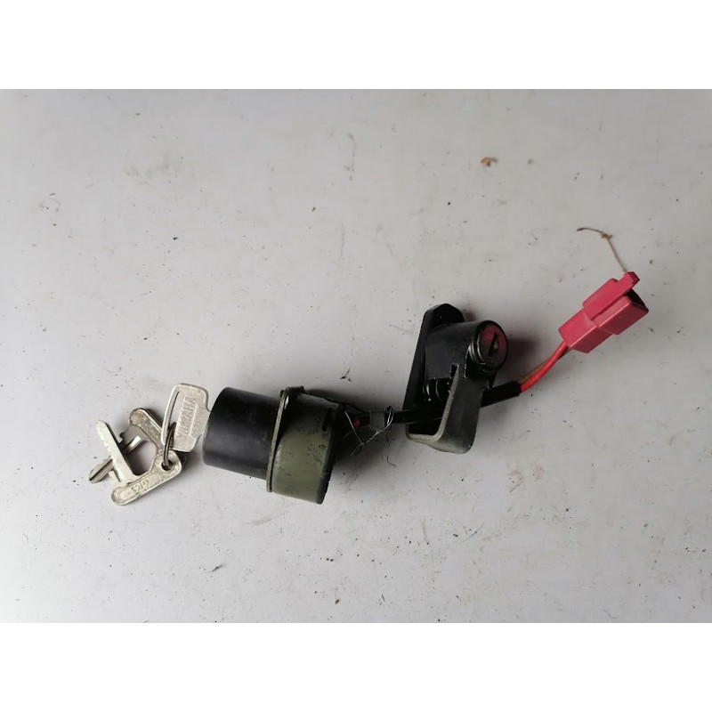 CONTACTEUR A CLEFS AVEC SON ATTACHE CASQUE POUR YAMAHA 125 SR 10 F