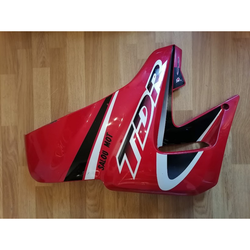 FLAN GAUCHE CARENAGE ROUGE D ORIGINE POUR YAMAHA  125 TDRE 4FU 5 AE
