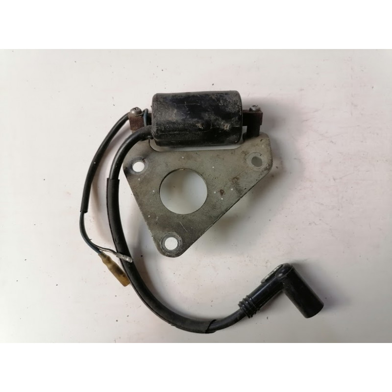 BOBINE D ALLUMAGE D ORIGINE SUR SON SUPPORT POUR 125 CBN ET AUTRES 125 HONDA A ALLUMAGE ELECTRONIQUE