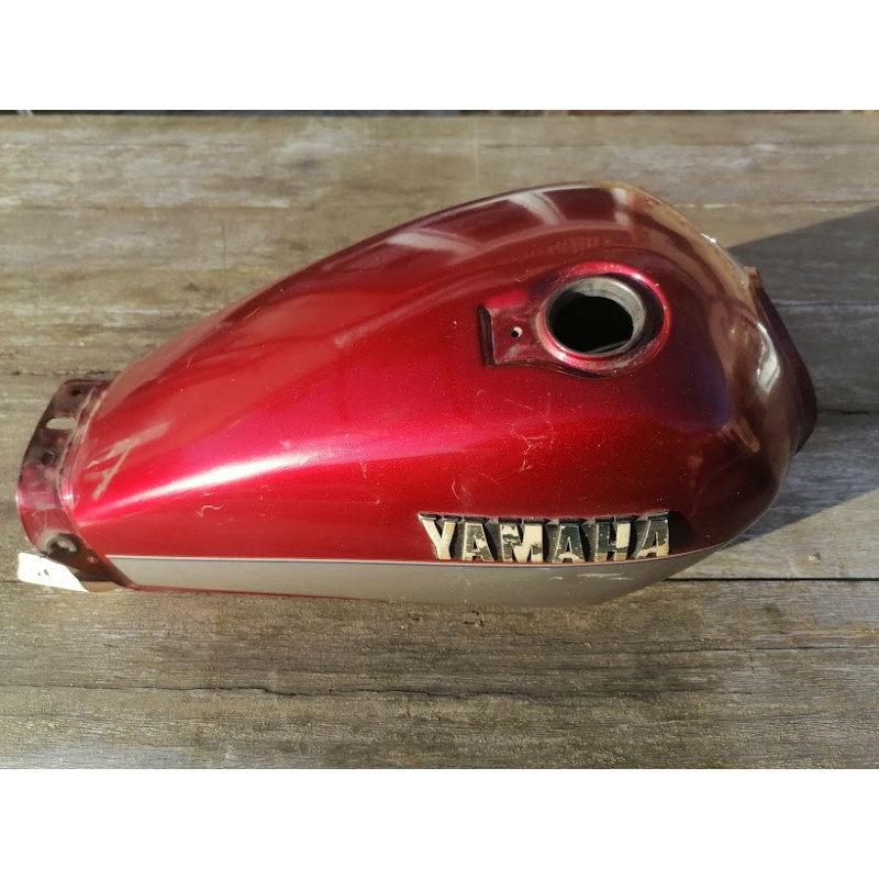 RESERVOIR ROUGE AVEC BANDEAU GRIS D ORIGINE POUR YAMAHA 125 SR 10 F