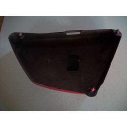 CARTER LATERAL GAUCHE ROUGE AVEC LOGO POUR SUZUKI 125 GN